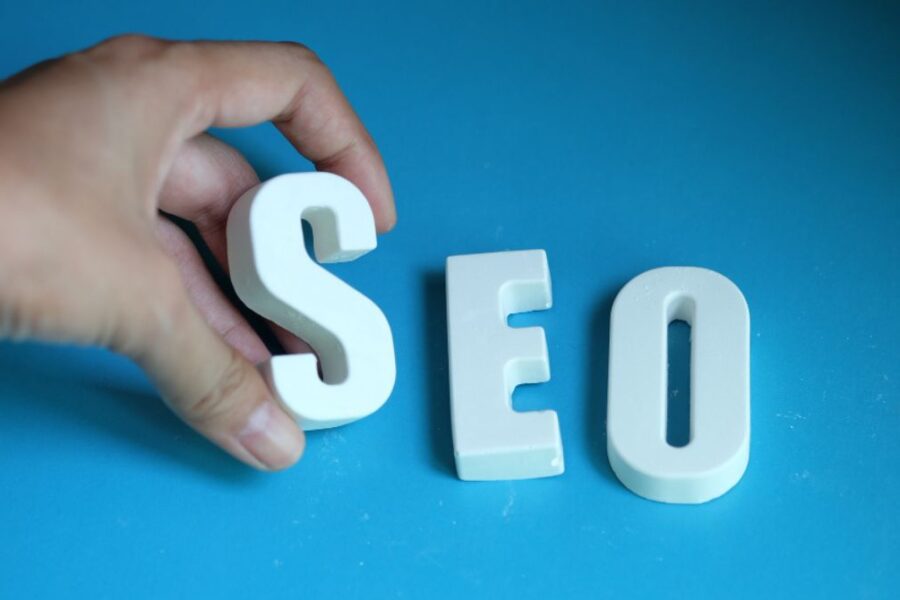 Atraia mais clientes com a otimização de SEO local. Descubra estratégias eficientes com a Score Media e maximize seu alcance agora!